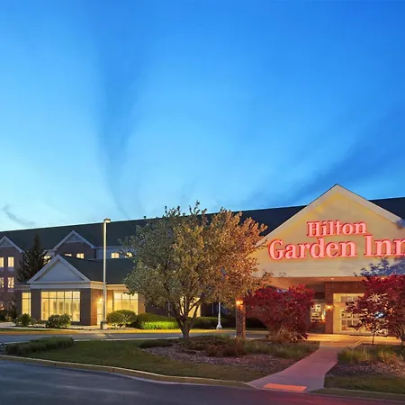 Hilton Garden Inn Milwaukee Northwest Conference Center-3
