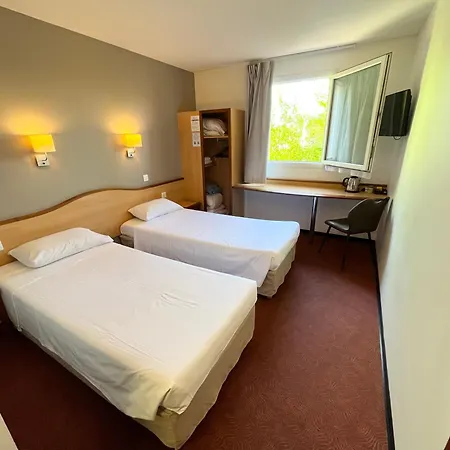Brit Hotel Confort Montauban-3