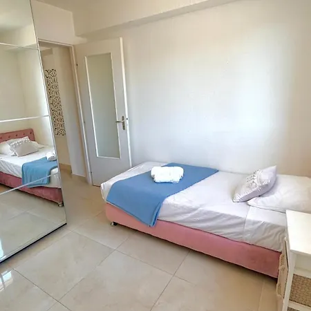 Hotel Le Bleu Marine-3