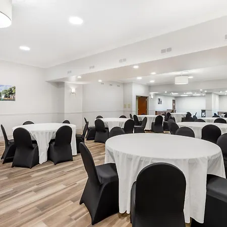 Best Western Plus 1000 Islands Hotel & Suites- Newly Renovated-2
