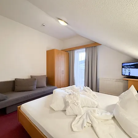 Erlebnishotel Fendels-3