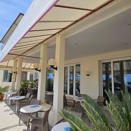 Hotel Linda-3
