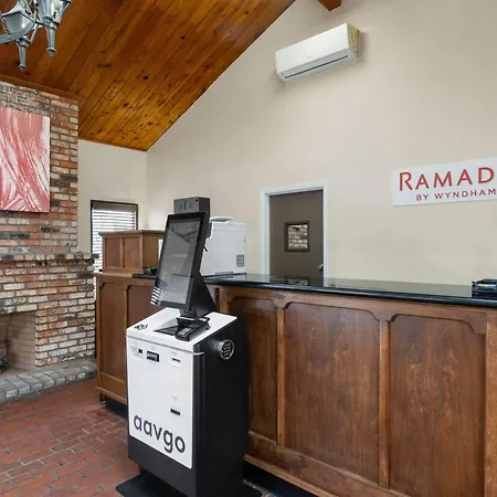 Ramada Bayside Inn & Suites Eureka-3