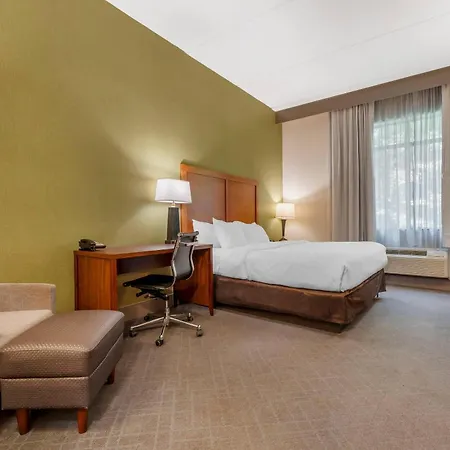 Comfort Inn & Suites Lavale - Cumberland-2
