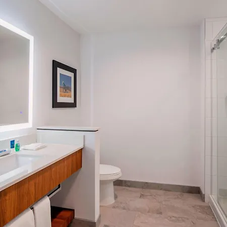 Four Points By Sheraton Grande Prairie-3