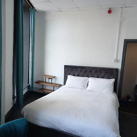 Vinnie'S Family Hotel-2