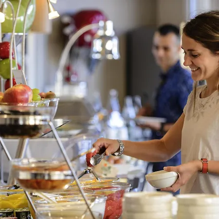 Mercure Thalasso&Spa Port Fréjus-3