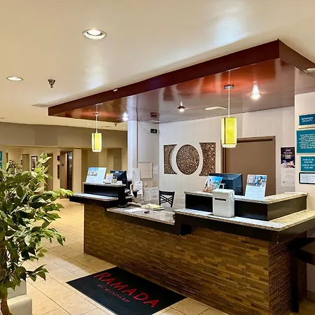 Ramada By Wyndham Glendale Heights/Lombard-2