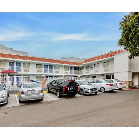 Motel 6-Carlsbad East, Ca - Near Legoland-3