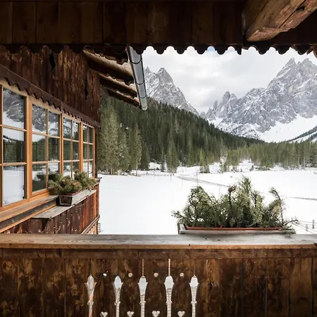 Hotel Dolomitenhof & Chalet Alte Post-2