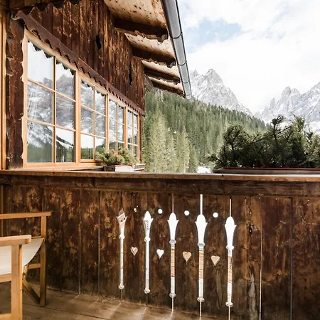 Hotel Dolomitenhof & Chalet Alte Post-2