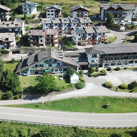 Hotel Regina Delle Dolomiti-3