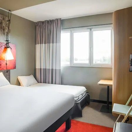 Ibis Tarbes Odos-2