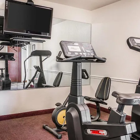 Quality Inn Holland - Toledo-2