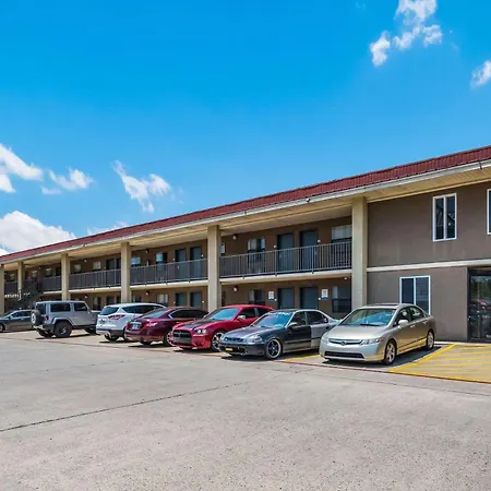 Quality Inn & Suites Hot Springs-Lake Hamilton-2