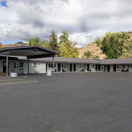 Oregon Trail Inn And Suites-2