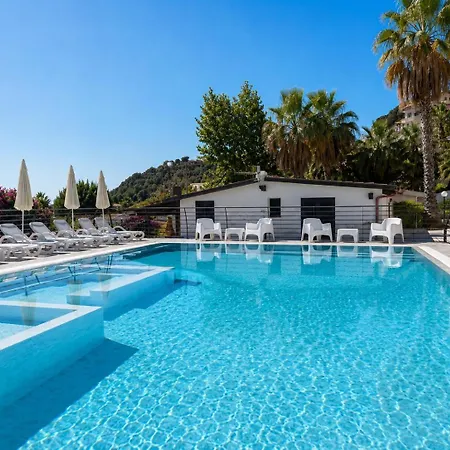 Ninfa Sul Mare Apartments - Piscina con Area Relax e Parcheggio Gratuito-3