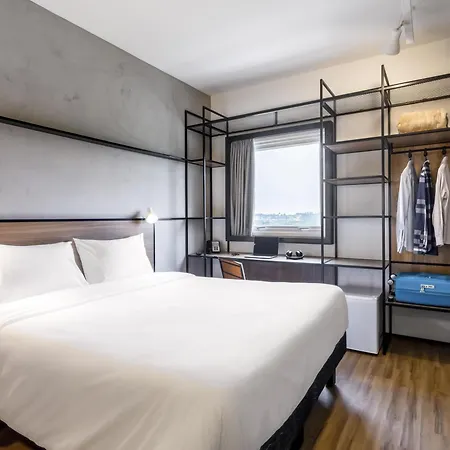 Ibis Aruja-3