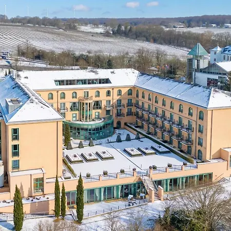 Victor'S Residenz-Hotel Schloss Berg-2