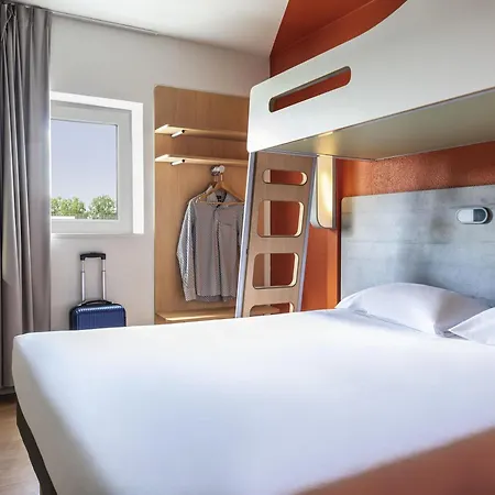 ibis budget Grigny Centre-3