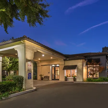 University Park Inn & Suites, An Ascend Collection Hotel-2