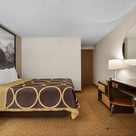 Super 8 By Wyndham Cody-2
