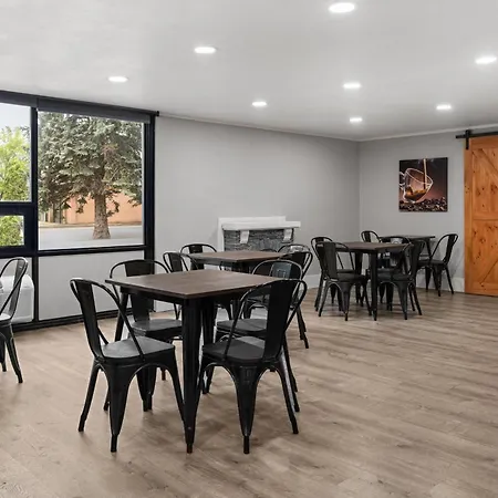 Baymont By Wyndham Great Falls City Center-3