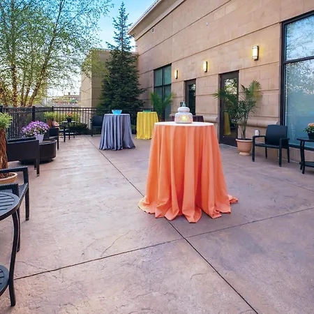 Hilton Garden Inn Akron-3