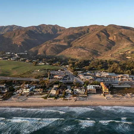 Malibu Dunes By Fieldtrip Expansive Hamptons-Style Estate W Private Beach Backyard-2