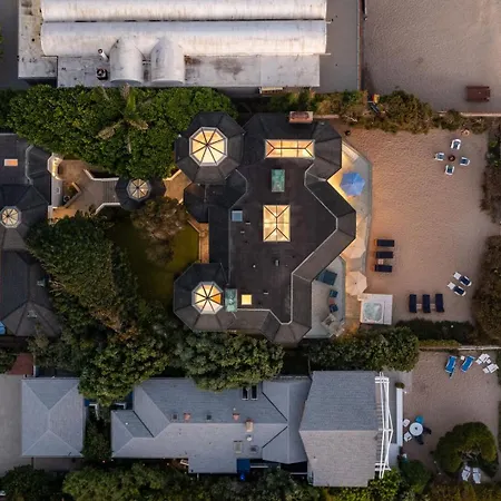 Malibu Dunes By Fieldtrip Expansive Hamptons-Style Estate W Private Beach Backyard-3