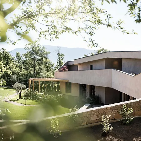 Hotel Weingut Stroblhof-3