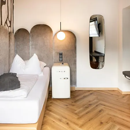 Mygoodlife Hotel & Bar-2
