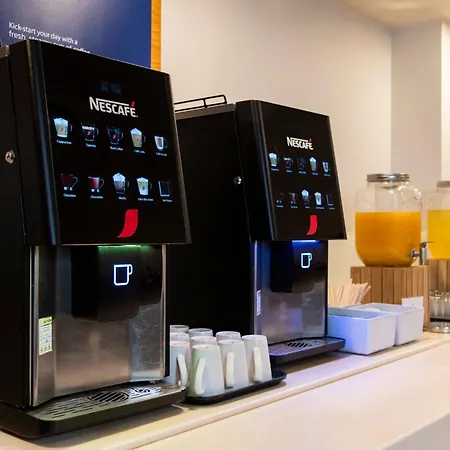 Holiday Inn Express Glasgow Airport By Ihg-3