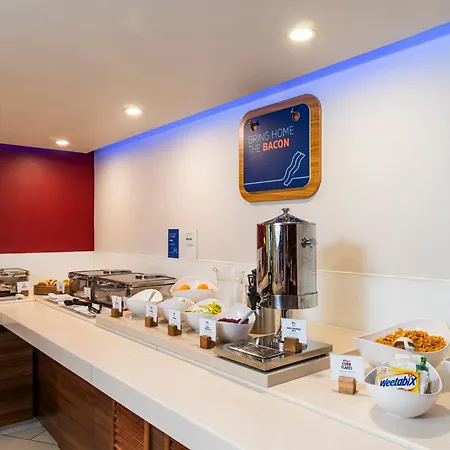 Holiday Inn Express Glasgow Airport By Ihg-2
