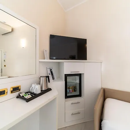 Hotel University-2
