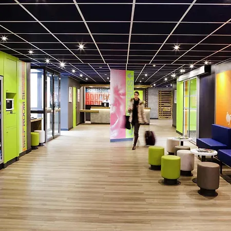 ibis budget Grigny Centre-2