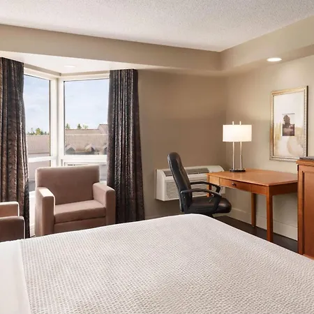 Royal Hotel West Edmonton, Trademark Collection By Wyndham-3