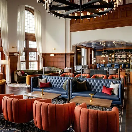 Fairmont Hotel Macdonald-2