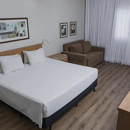 Comfort Suites Flamboyant Goiania-3