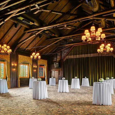 Fairmont Le Chateau Montebello-3