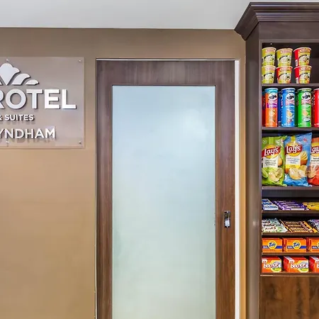 Microtel Inn & Suites By Wyndham - Timmins-3