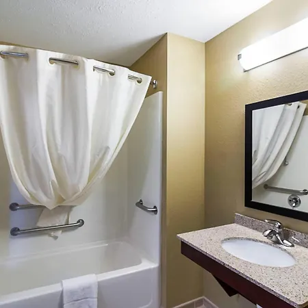 Mainstay Suites Fargo - I-94 Medical Center-2
