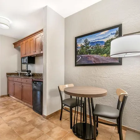 Drury Plaza Hotel Flagstaff-2