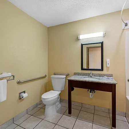 Quality Inn & Suites Bellville - Mansfield-2