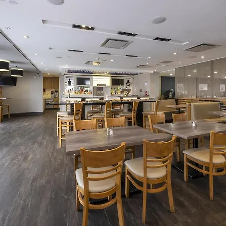 Radisson Hotel Edmonton Airport-3