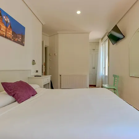 Hostal Costa Coruña-3