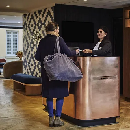 Mercure Versailles Chateau-3