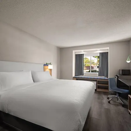 Greenville Pelham Inn By Ihg-3