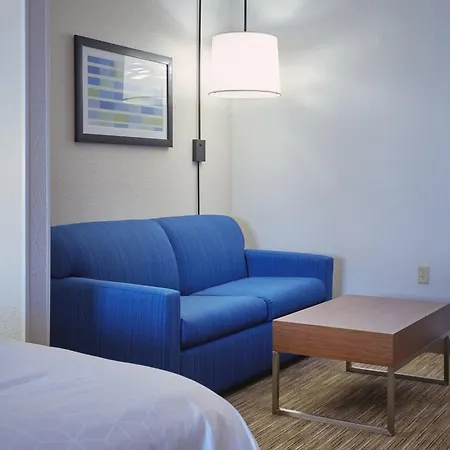 Holiday Inn Express & Suites Akron Regional Airport Area By Ihg-3