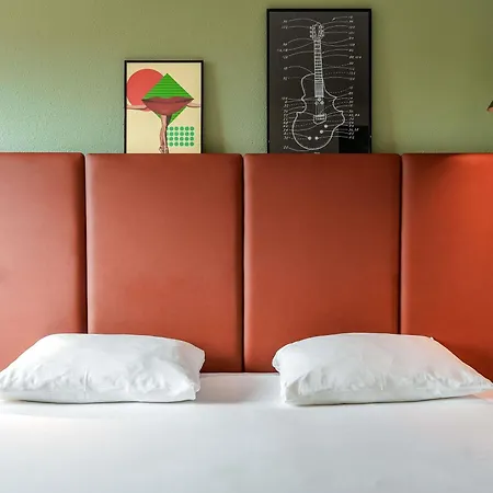 Ibis Martigues Centre-3